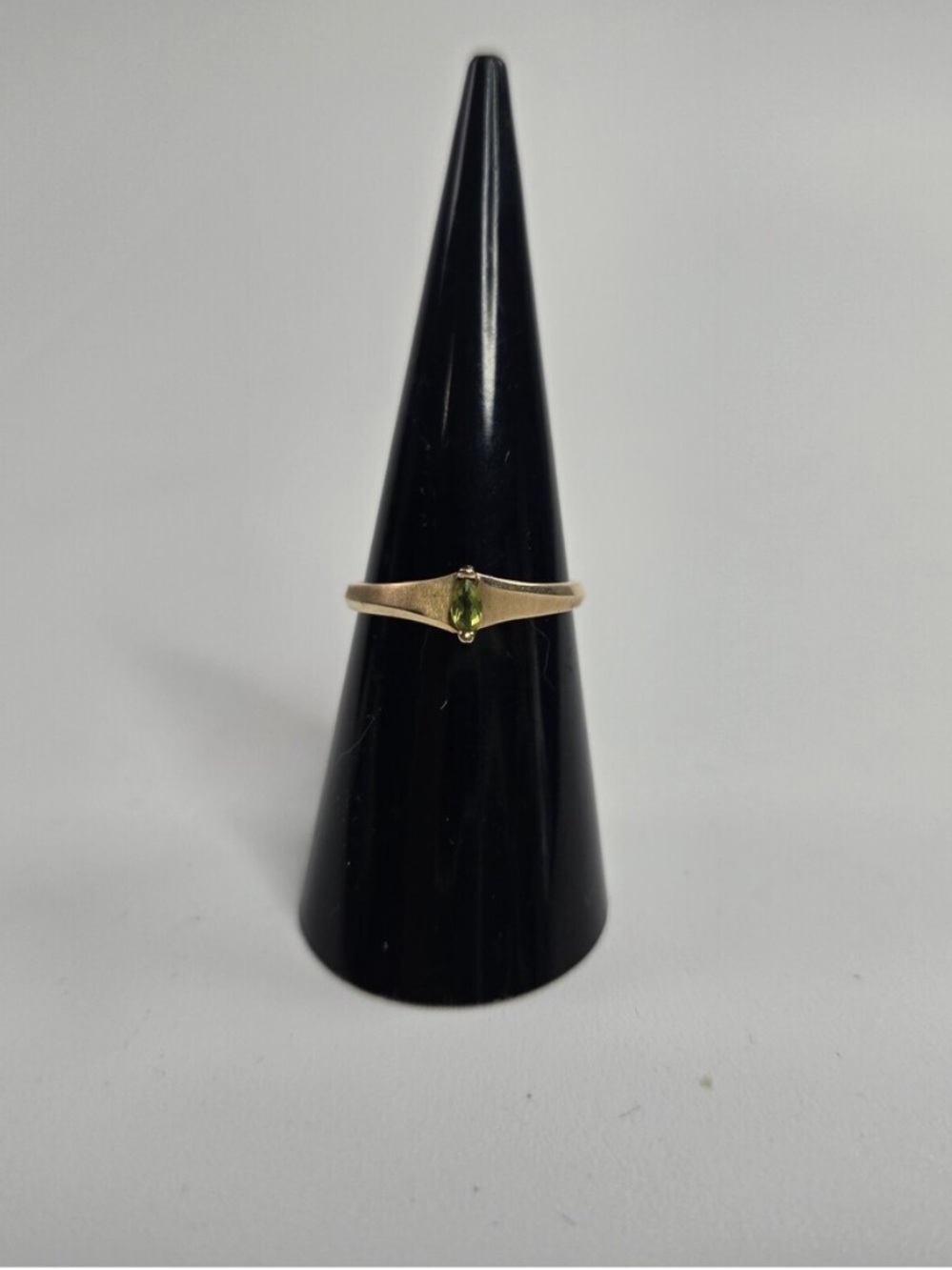10k Gold Marquise Peridot Vintage Ring